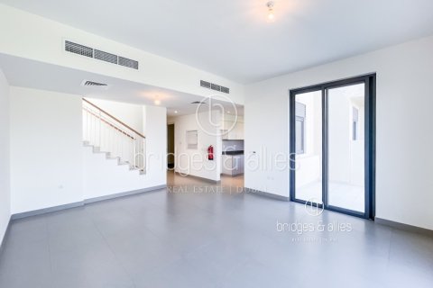 Dubai Hills Estate、Dubai、UAE にあるヴィラの賃貸物件 5ベッドルーム、278 m2、No687100 - 写真 2