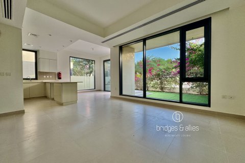 Dubai Hills Estate、Dubai、UAE にあるヴィラの賃貸物件 5ベッドルーム、278 m2、No687100 - 写真 3