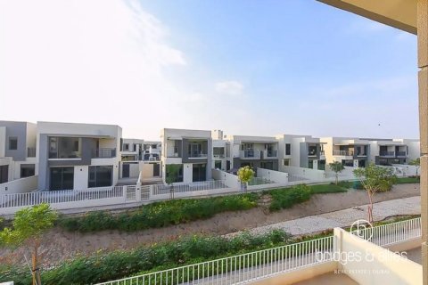 Vila u Dubai Hills Estate, UAE 4 spavaćih soba, 203 m2 Br. 687098 - fotografija 2