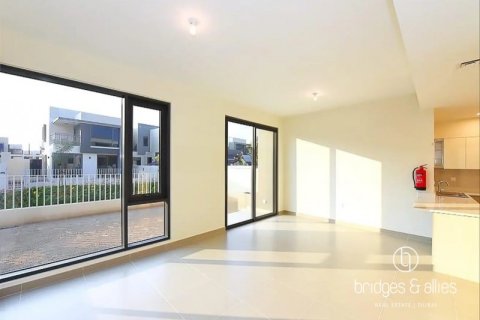 Vila u Dubai Hills Estate, UAE 4 spavaćih soba, 203 m2 Br. 687098 - fotografija 11