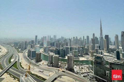 Business Bay, Dubai, UAE의 임대용 아파트 침실 3개, 162제곱미터 번호 502926 - 사진 1