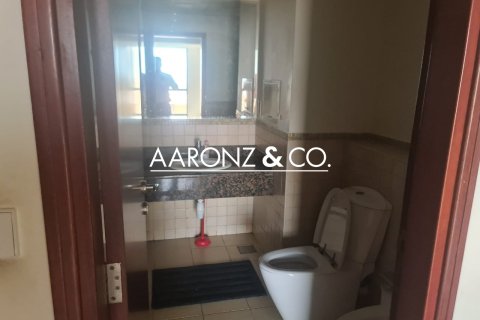 Apartmen di Jumeirah Beach Residence, Dubai, UAE 2 bilik tidur, 131 meter persegi № 695635 - foto 8