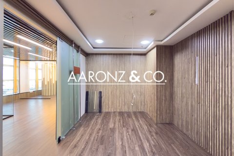 Zyrë në Sheikh Zayed Road, Dubai, Emiratet e Bashkuara Arabe 102 m2. № 695637 - Foto 12