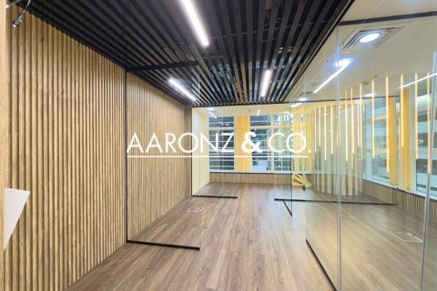 Zyrë në Sheikh Zayed Road, Dubai, Emiratet e Bashkuara Arabe 102 m2. № 695637 - Foto 5