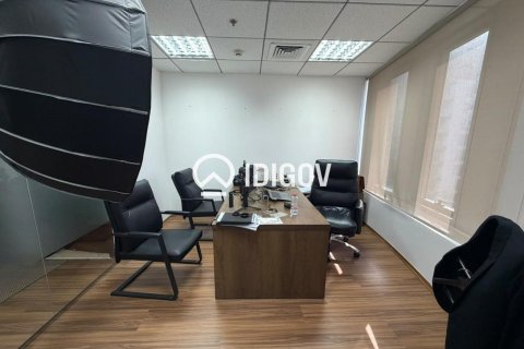 Business Bay, Dubai, UAE의 임대용 사무실 70.42제곱미터 번호 758615 - 사진 3