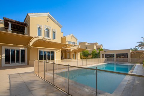 Villa in Arabian Ranches, Dubai, VAE: 6 Schlafzimmer, 757.31 m2 Nr. 750926