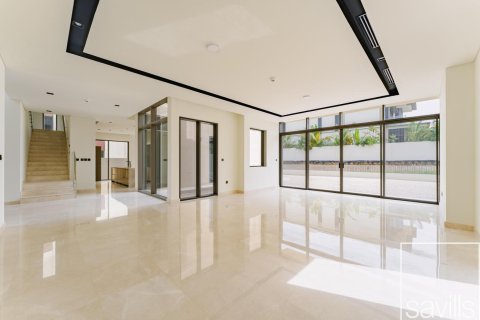 Villa in Dubai Hills Estate, Dubai, UAE 4 bedrooms, 800 sq.m. № 647372 - photo 2
