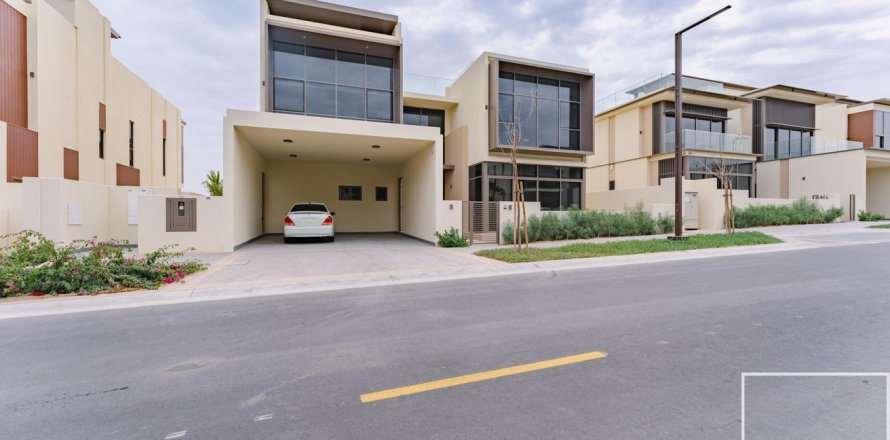 Villa in Dubai Hills Estate, Dubai, UAE 4 bedrooms, 800 sq.m. № 647372