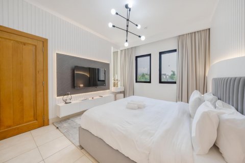 Apartment in Old Town, Dubai, UAE 2 bedrooms, 141 sq.m. № 613981 - photo 16