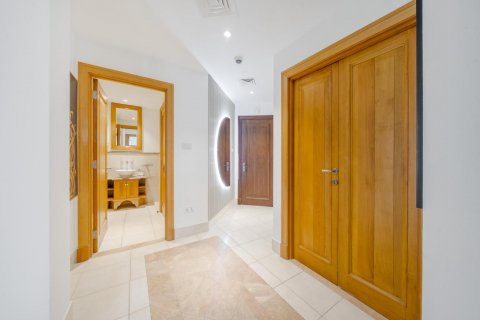 Apartment in Old Town, Dubai, UAE 2 bedrooms, 141 sq.m. № 613981 - photo 10