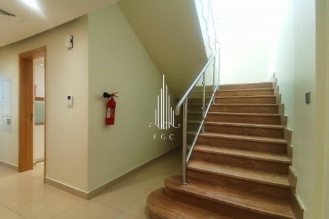 Üürile anda korter asukohaga Al Khalidiya, Abu Dhabi, AÜE: 3 magamistoaga, 235.8 m² Nr 572824 - pilt 15