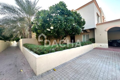 Villa in The Springs, Dubai, UAE 3 bedrooms, 459 sq.m. № 706987 - photo 10