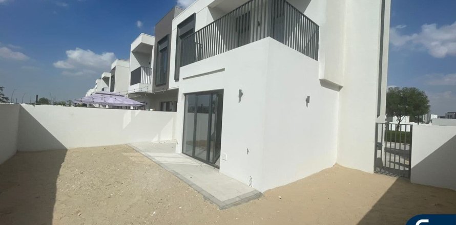 Villa in Dubai South (Dubai World Central), Dubai, VAE: 4 Schlafzimmer, 244 m2 Nr. 685195