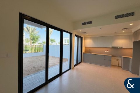 Снять в аренду виллу в Dubai South (Dubai World Central), Дубай, ОАЭ 3 спальни, 140м2, № 685192 - фото 2