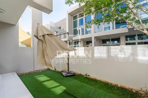 Villetta a schiera in vendita a Dubai, EAU 3 camere da letto, 112.23 mq. № 744617 - foto 14