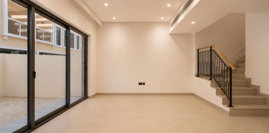 Townhouse in Dubai, UAE 4 bedrooms, 144 sq.m. № 760753