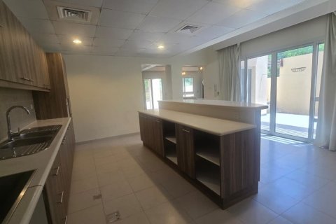 Kamienica na sprzedaż w Ras Al Khaimah, ZEA 3 sypialnie, 302 mkw., nr 734584 - zdjęcie 11