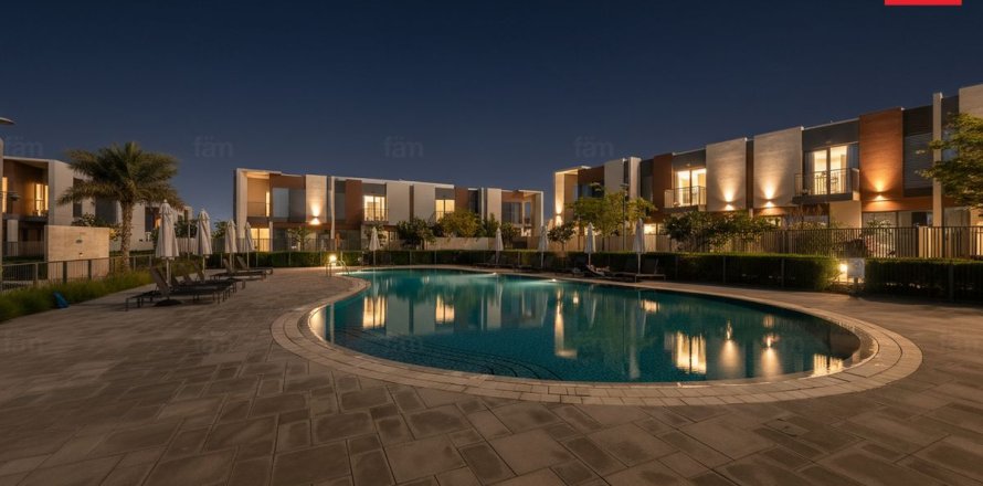 Rumah bandar di Dubai, UAE 3 bilik tidur, 180 meter persegi № 685959