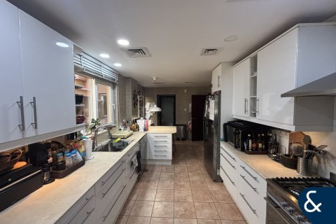 Σπίτι σε Dubai Investment Park, ΗΑΕ 3 υπνοδωμάτια, 375 τ.μ. Αρ. 688899 - φωτογραφία 3