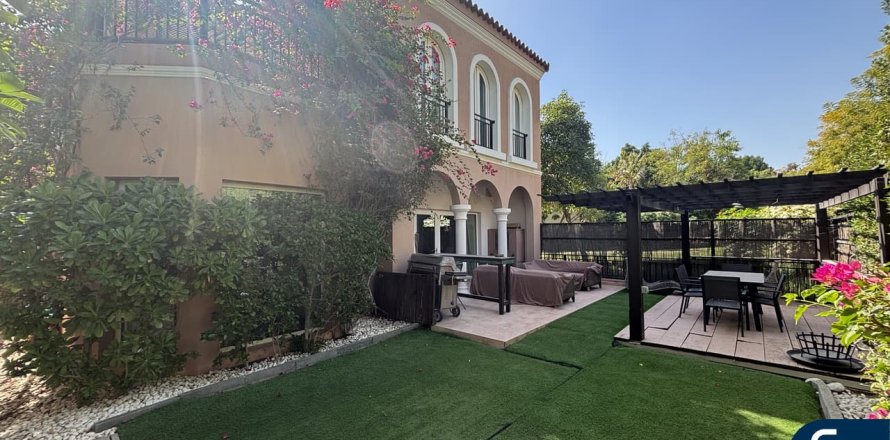 Σπίτι σε Dubai Investment Park, ΗΑΕ 3 υπνοδωμάτια, 375 τ.μ. Αρ. 688899