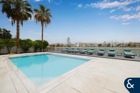 Villa em Palm Jumeirah, Dubai, EAU 7 quartos, 1245 m2 № 688919