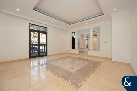 Снять в аренду виллу в Пальма Джумейра, Дубай, ОАЭ 6 спален, 650м2, № 688918 - фото 3