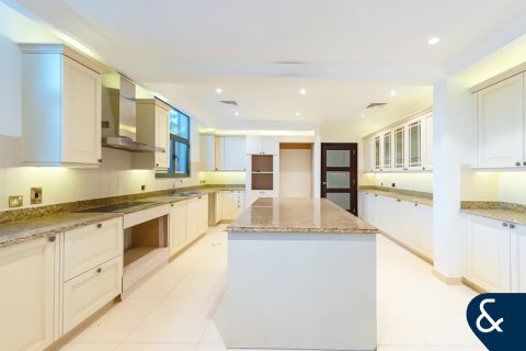 Снять в аренду виллу в Пальма Джумейра, Дубай, ОАЭ 6 спален, 650м2, № 688918 - фото 9