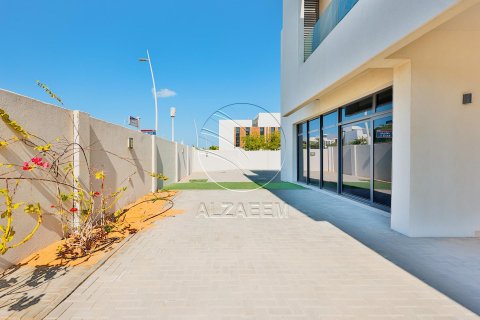 Huvila Yas Island, Abu Dhabi, Arabiemiraatit 4 makuuhuonetta, 600 m2 № 615340 - kuva 3
