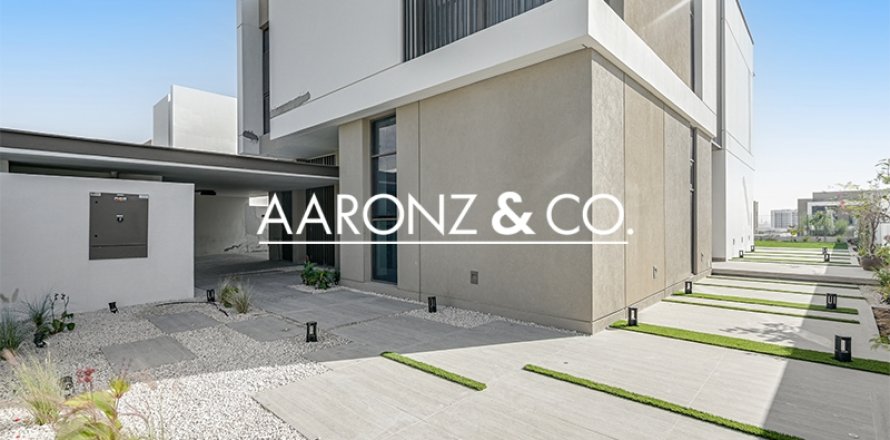 Villa asukohaga Al Furjan, Dubai, AÜE: 4 magamistoaga, 584 m² Nr 690770