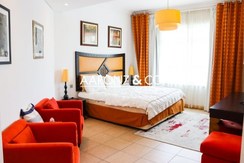 Huoneisto Palm Jumeirah, Dubai, Arabiemiraatit 3 makuuhuonetta, 206 m2 № 690776 - kuva 23