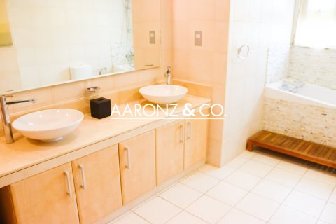 Huoneisto Palm Jumeirah, Dubai, Arabiemiraatit 3 makuuhuonetta, 206 m2 № 690776 - kuva 10