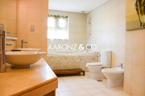 Huoneisto Palm Jumeirah, Dubai, Arabiemiraatit 3 makuuhuonetta, 206 m2 № 690776 - kuva 20