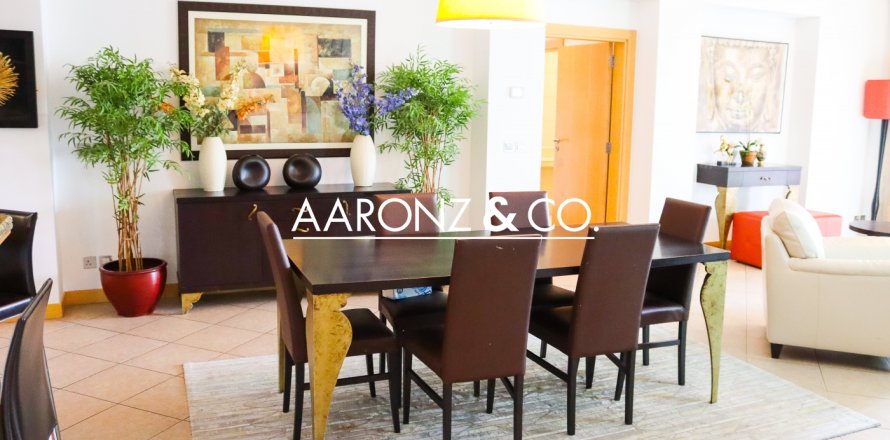 Huoneisto Palm Jumeirah, Dubai, Arabiemiraatit 3 makuuhuonetta, 206 m2 № 690776