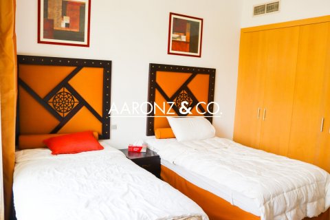 Huoneisto Palm Jumeirah, Dubai, Arabiemiraatit 3 makuuhuonetta, 206 m2 № 690776 - kuva 17