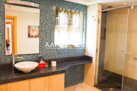 Huoneisto Palm Jumeirah, Dubai, Arabiemiraatit 3 makuuhuonetta, 206 m2 № 690776 - kuva 16
