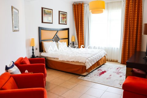 Huoneisto Palm Jumeirah, Dubai, Arabiemiraatit 3 makuuhuonetta, 206 m2 № 690776 - kuva 14