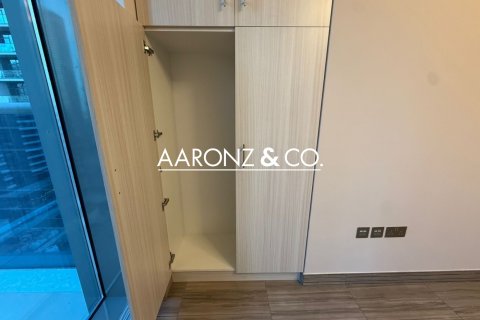 Huoneisto Jumeirah Lake Towers, Dubai, Arabiemiraatit 1 makuuhuone, 70 m2 № 690773 - kuva 6