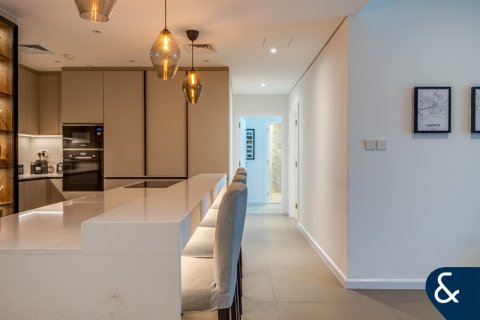 Lägenhet till försäljning i Dubai Marina, Dubai, UAE 2 sovrum, 133 kvm Nr. 667821 - fotografi 3