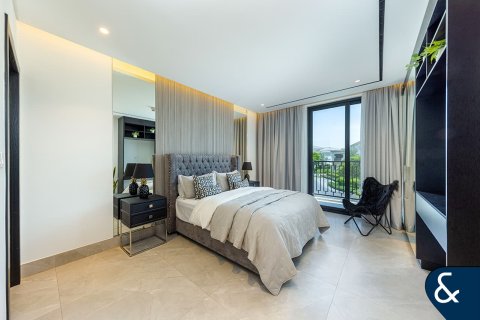 Vilë në Jumeirah Golf Estates, Dubai, Emiratet e Bashkuara Arabe 5 dhoma gjumi, 742 m2. № 667889 - Foto 11