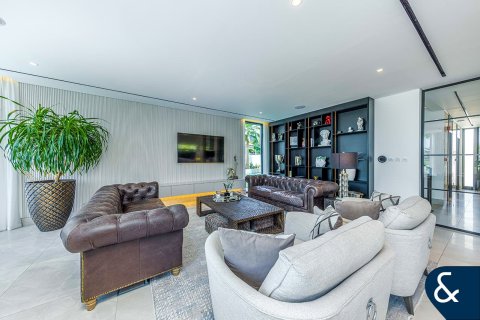 Vilë në Jumeirah Golf Estates, Dubai, Emiratet e Bashkuara Arabe 5 dhoma gjumi, 742 m2. № 667889 - Foto 14