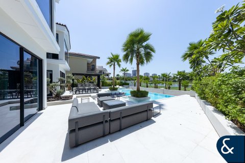 Vilë në Jumeirah Golf Estates, Dubai, Emiratet e Bashkuara Arabe 5 dhoma gjumi, 742 m2. № 667889 - Foto 17