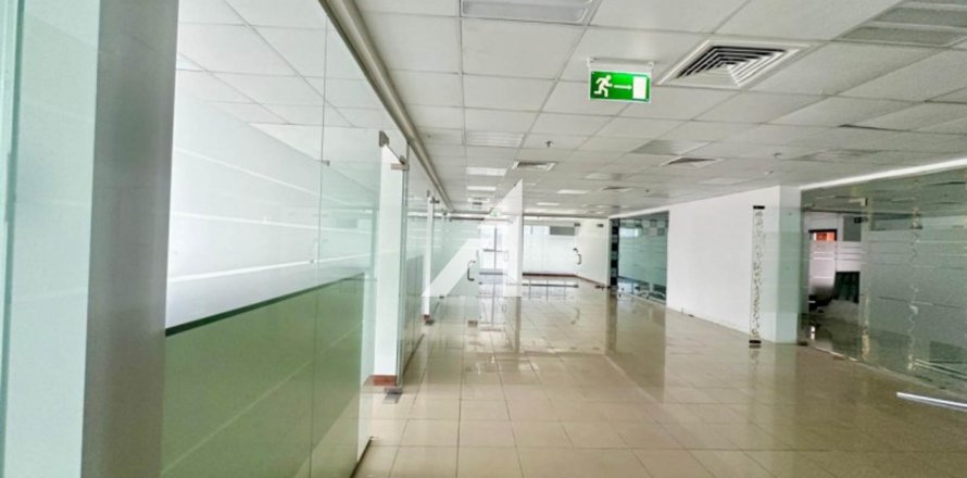 Toimisto Dubai, Arabiemiraatit 420.9 m2 № 658497