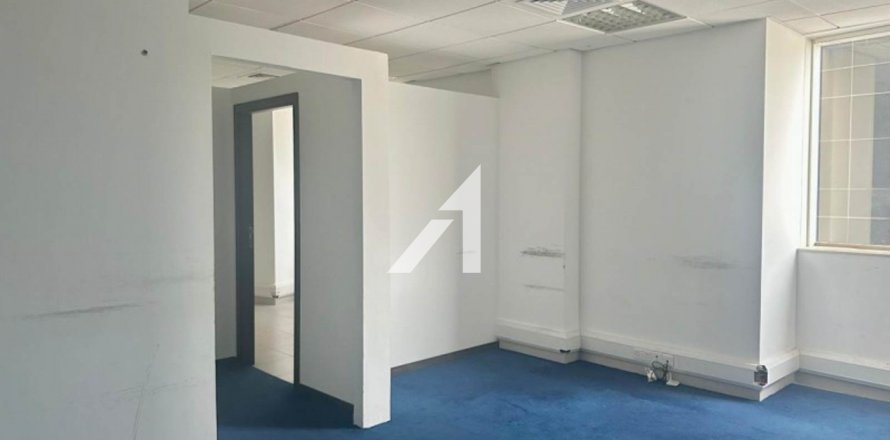 مكتب في دبي 80 متر مربع . ر قم 658501