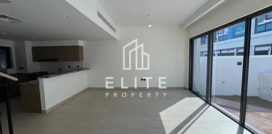 Townhouse i Dubai, UAE 3 soveværelser, 192 kvm № 681747