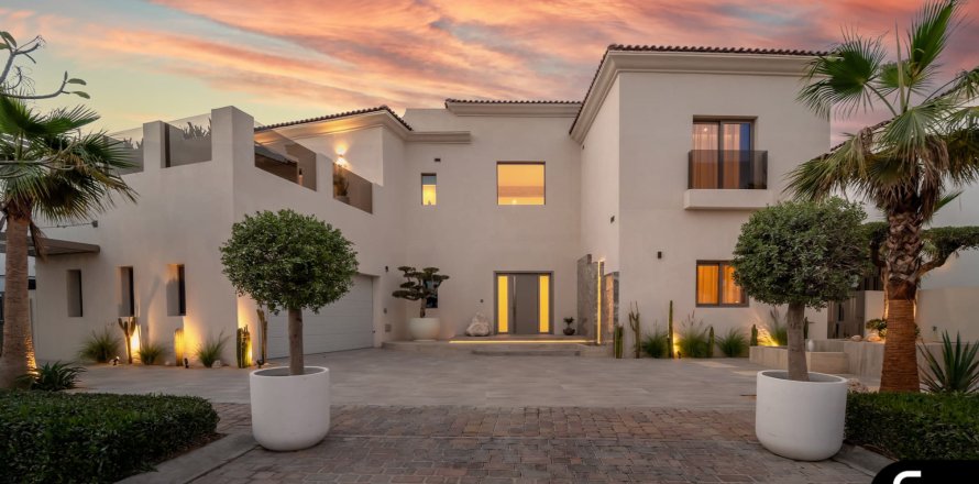 וילה ב Jumeirah Golf Estates, Dubai, איחוד האמירויות 5 חדרי שינה, 641 מ"ר מספר 698064