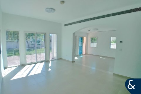 Vila v Jumeirah Village Triangle, Dubai, SAE 2 spálne, 674 m2 č. 698183 - Fotografia 2