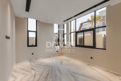 Vila v Nadd Al Sheba, Dubai, SAE 5 ložnice, 471 m² Č.: 602242 - fotografie 16