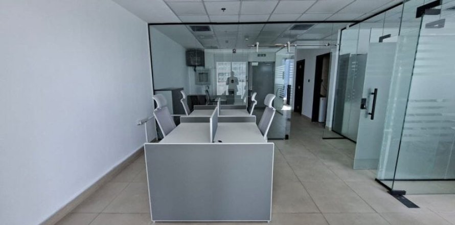 Jumeirah Lake Towers、Dubai、UAEにあるオフィス 72 m2 No691815