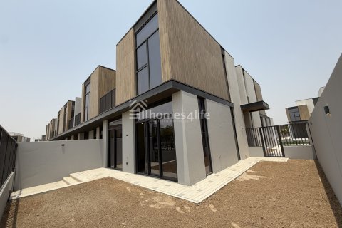 Shtëpi në qytet në Mudon, Dubai, Emiratet e Bashkuara Arabe 4 dhoma gjumi, 253 m2. № 691820 - Foto 1