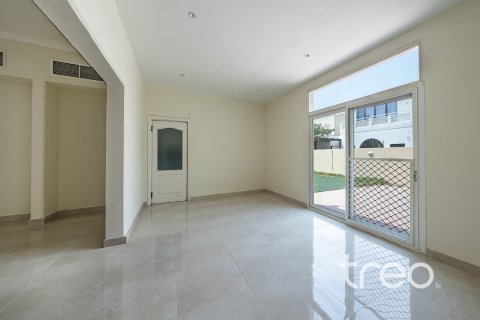Villa te huur in Meadows, Dubai, VAE 4 slaapkamers, 54.07 vr.m., nr 753753 - foto 7